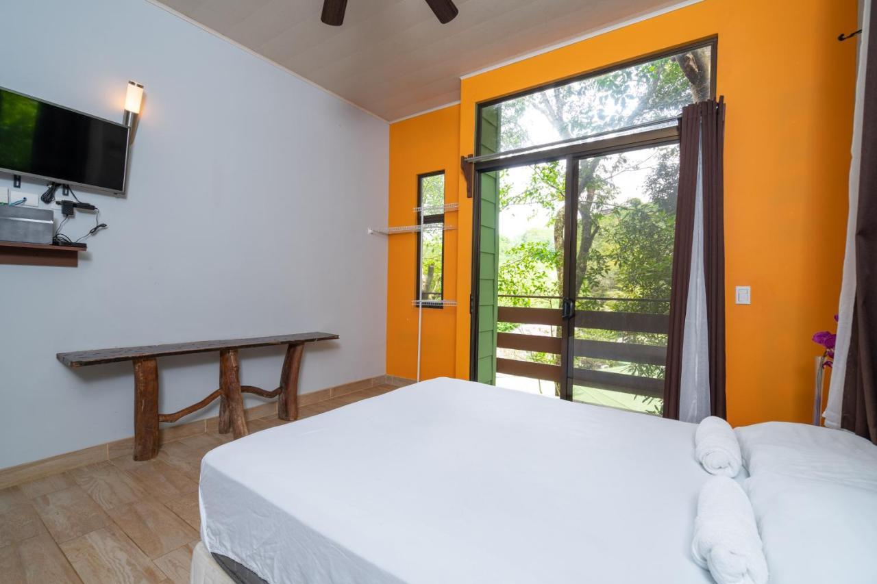 La Montanita Lodge Manuel Antonio Dış mekan fotoğraf